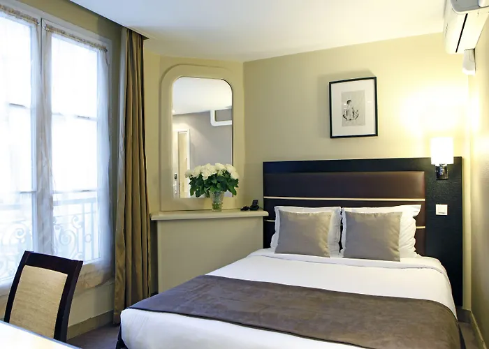 Sure By Western Gare Du Nord Parijs