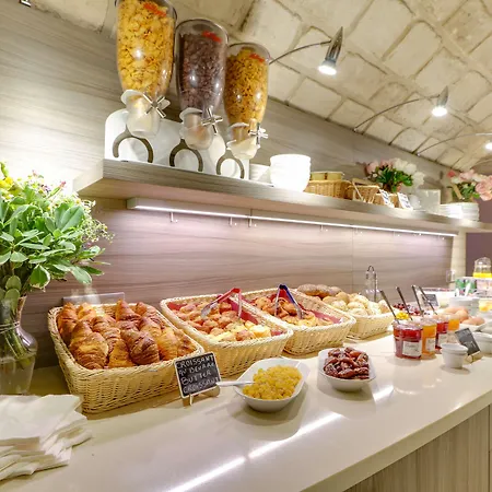 Sure By Western Gare Du Nord Hotel 3*
