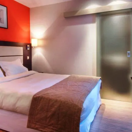 Sure By Western Gare Du Nord Hotel 3*