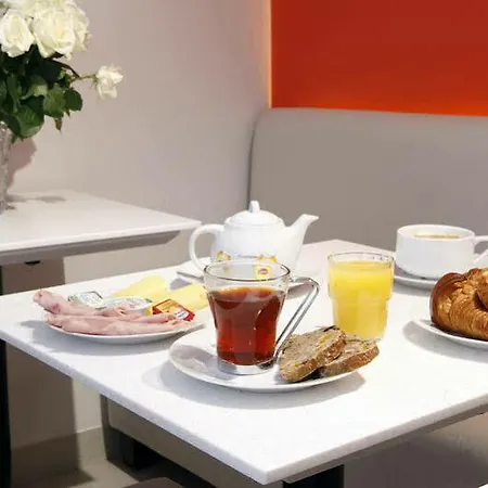 Sure By Western Gare Du Nord Hotel