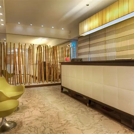Sure By Western Gare Du Nord Hotel Paris