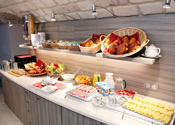 Sure By Western Gare Du Nord Hotel 3*