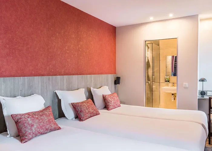 Sure By Western Gare Du Nord Hotel 3*