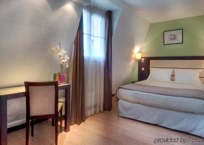 Sure By Western Gare Du Nord Hotel 3*