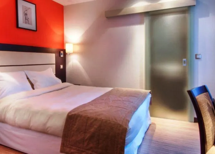 Sure By Western Gare Du Nord Hotel 3*