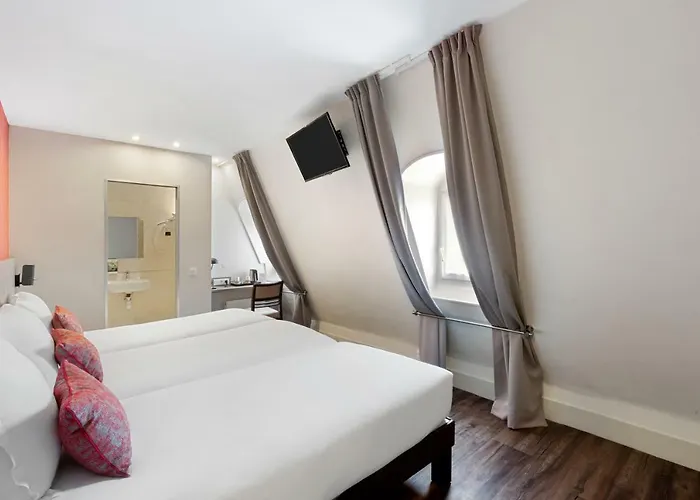 Sure By Western Gare Du Nord Hotel 3*