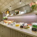 Sure By Western Gare Du Nord Hotel 3*